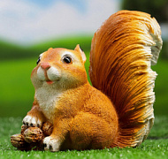 Садовая фигура из полистоуна «Белочка с орешками», 16×8.5×17