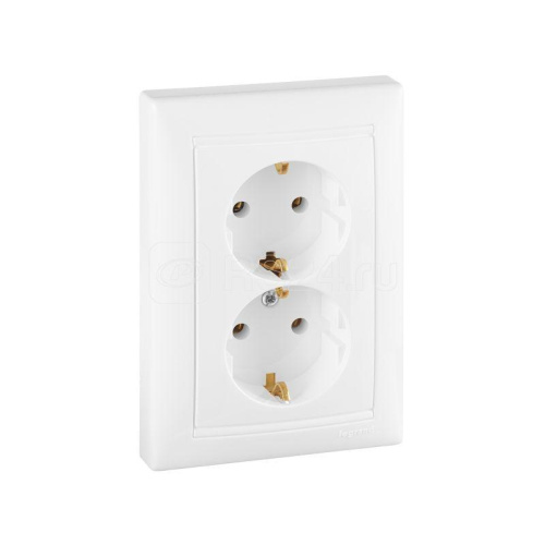 149072 Розетка 2-м СП Valena 16А IP20 2P+E с заземл. немецк. стандарт бел. (DIY-упак.) Leg 694272