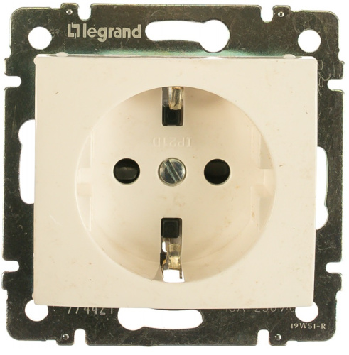 91426 Механизм розетки 1-м СП Valena 16А IP20 2P+E с заземл. немецк. стандарт сл. кость (DIY-упак.)