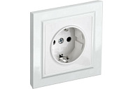 Розетка IEK BRITE РСР14-1-0-БрБ 16А в сборе с заземл. защ. шторки бел. BR-R14-16-K01-F