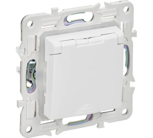 Розетка 1-м SKANDY 16А IP44 с заземл. защ. штроки с крышкой SK-R11W арктич. бел. IEK SK-R16-1